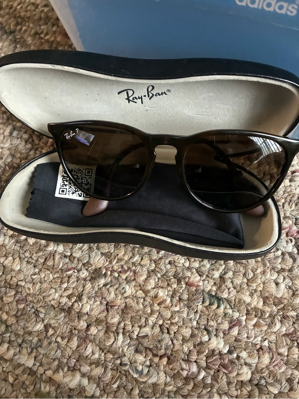 Ray-Ban women’s Erika polarized Dark Brown Frame Sunglasses with Brown Lenses